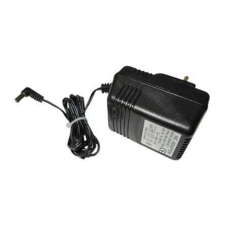 AC Power Adaptor 9V 1A Used